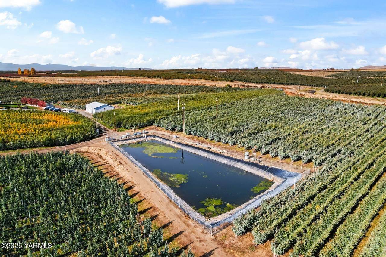 370 Macy Rd - Photo 1