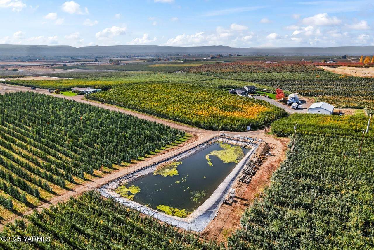 370 Macy Rd - Photo 1