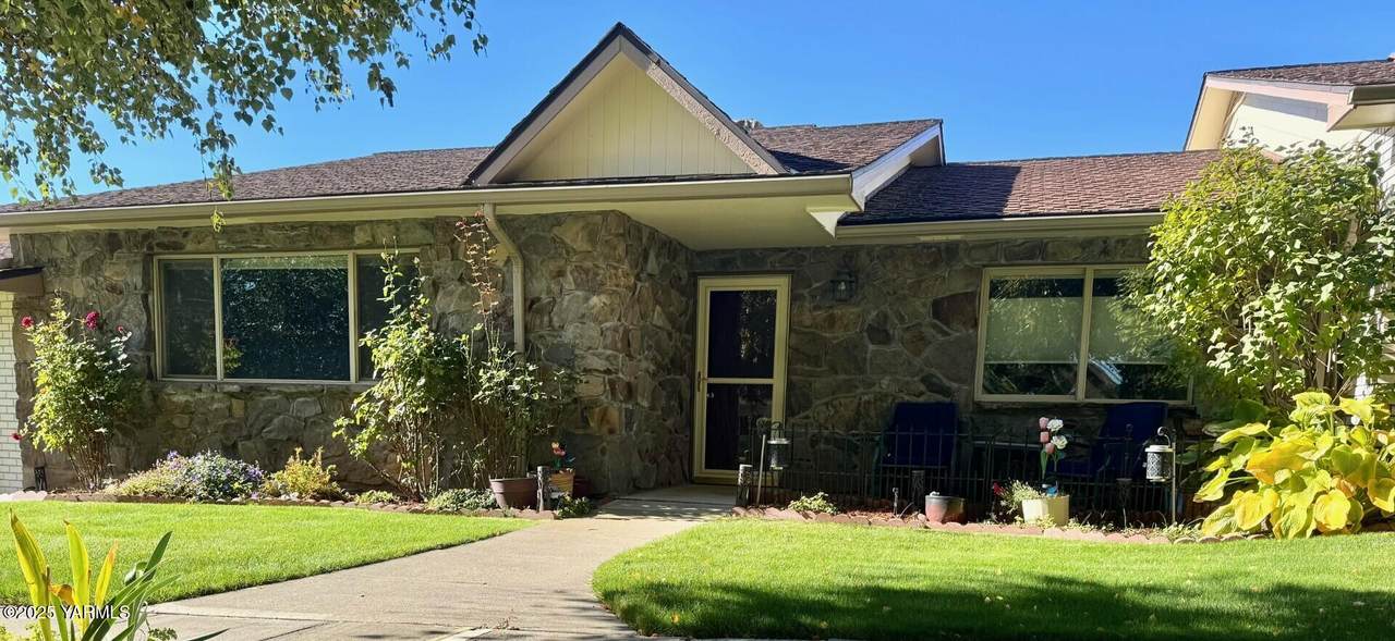 215 56th Ave - Photo 1