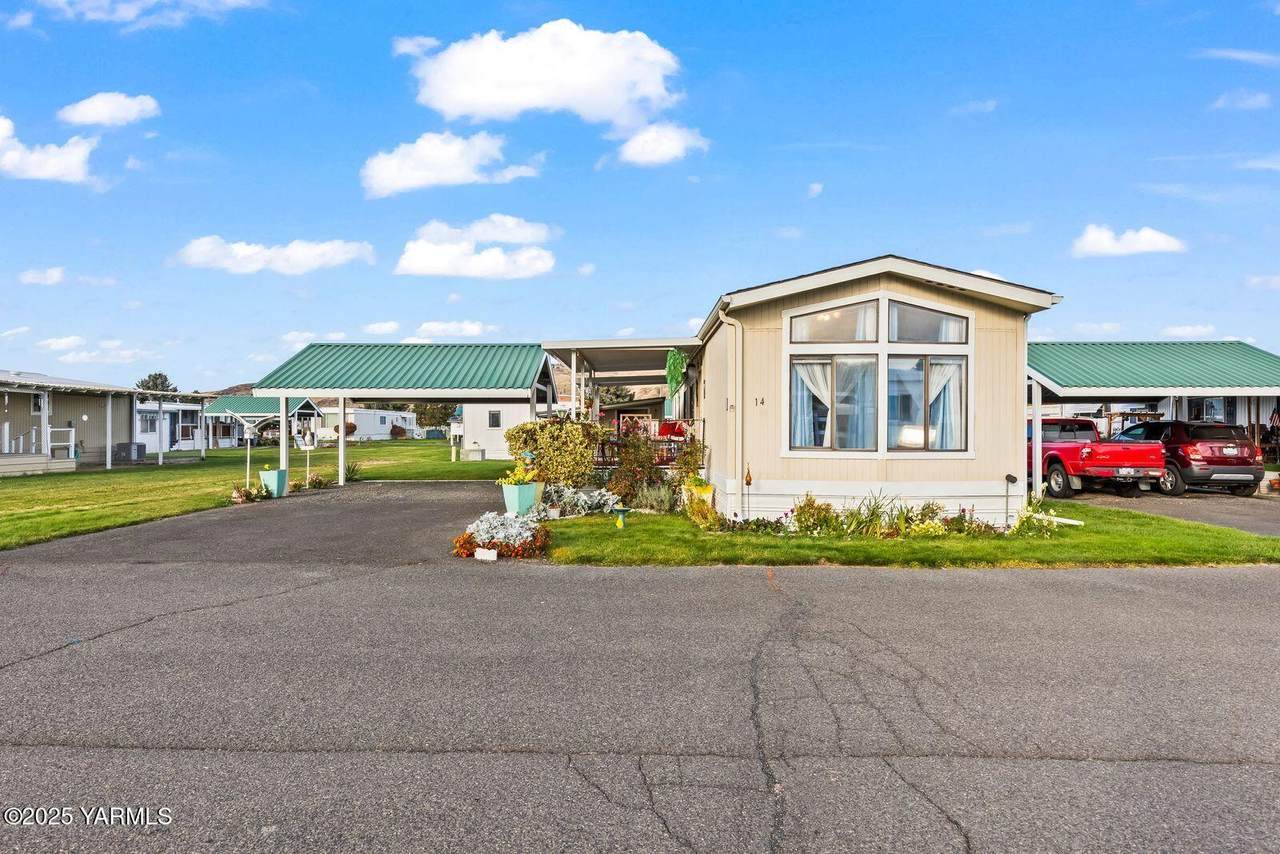 3601 Castlevale Rd - Photo 1