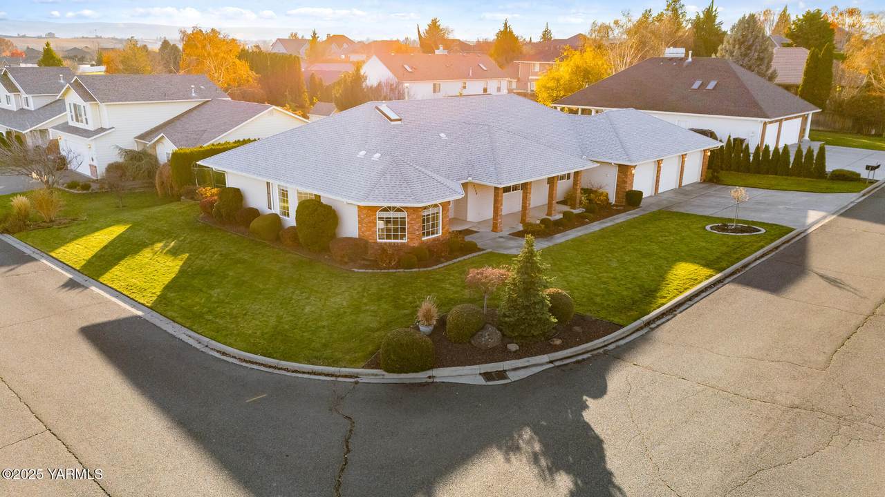 9102 Barge St - Photo 1