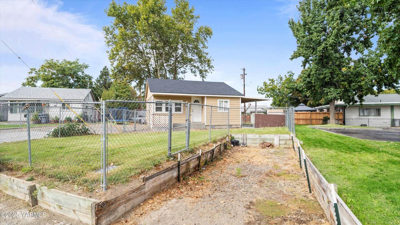 1802 Symons St - Photo 1