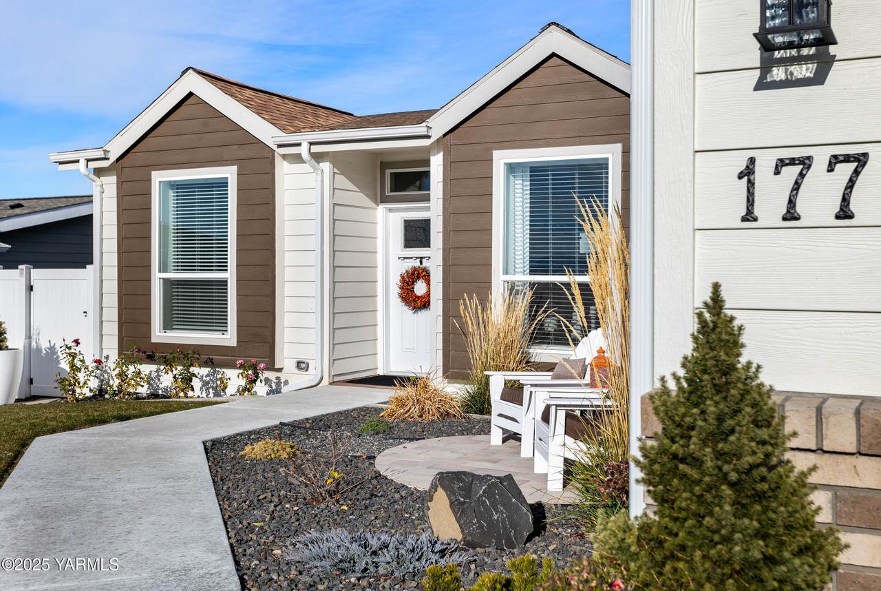 200 Bridle Way - Photo 1