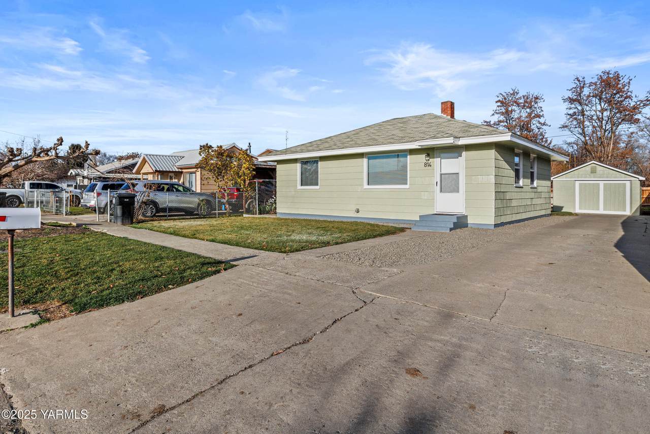 814 Adams Ave - Photo 1