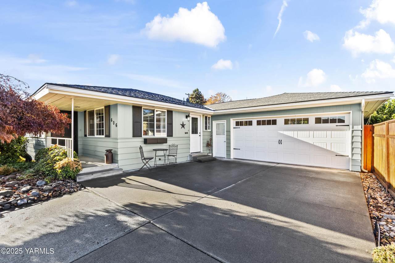 606 46th Ave - Photo 1