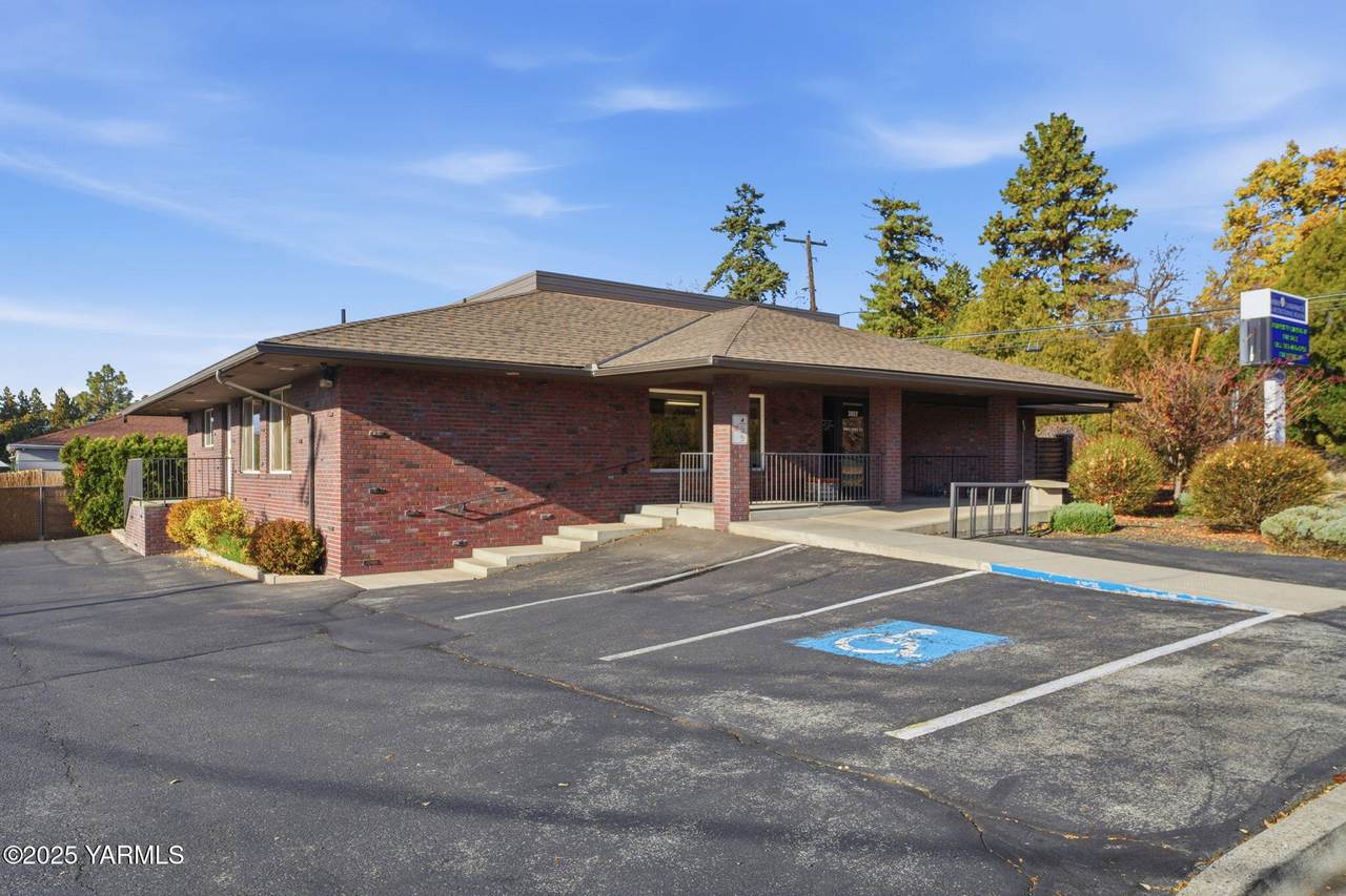 3802 Tieton Dr - Photo 1