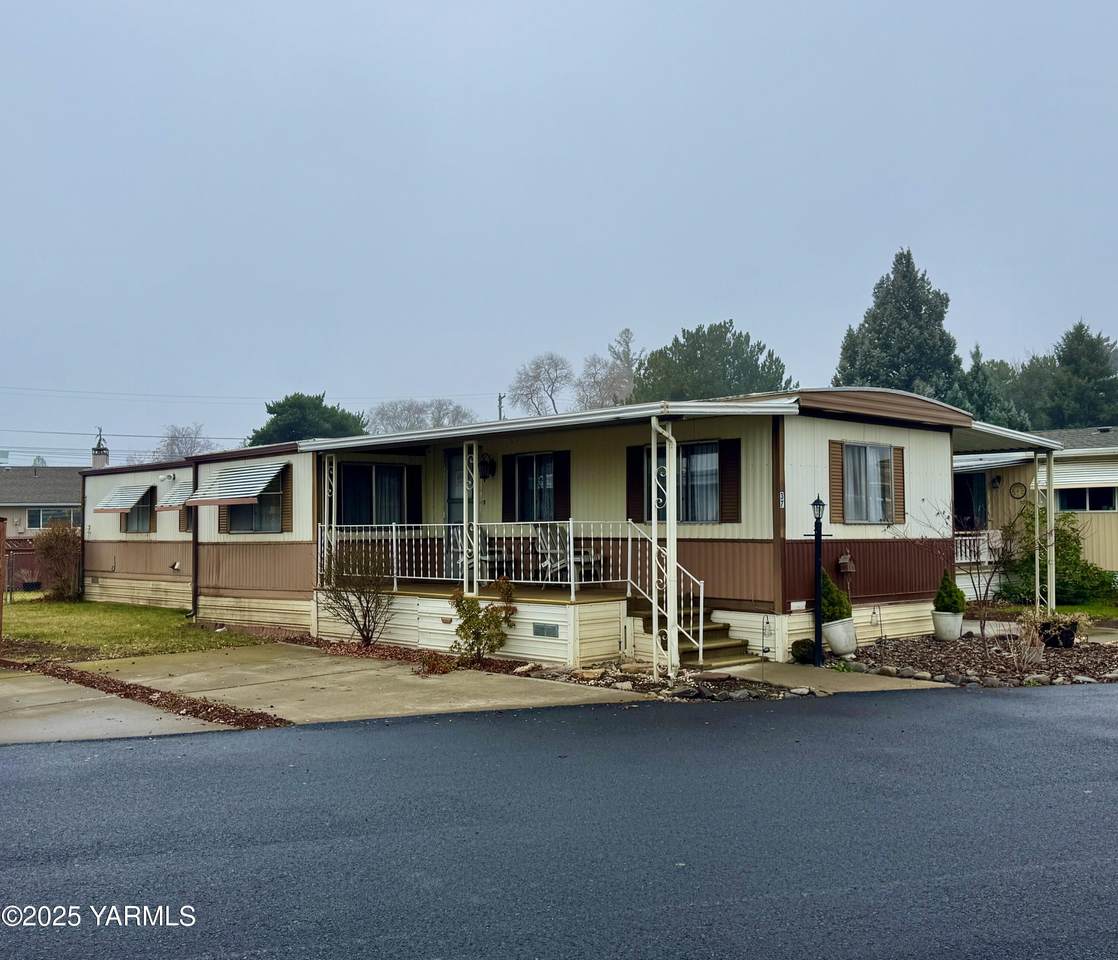 903 34th Ave Ave - Photo 1