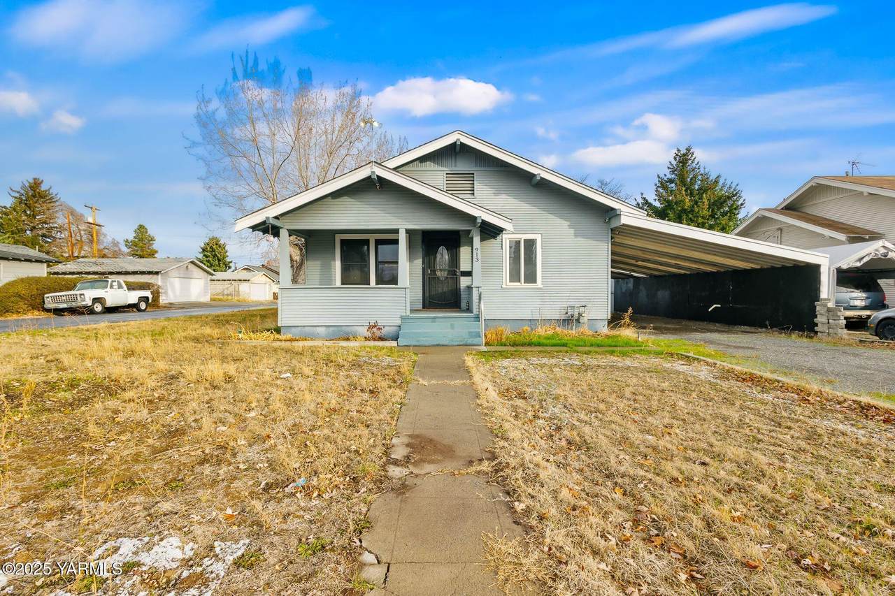 913 Pleasant Ave - Photo 1