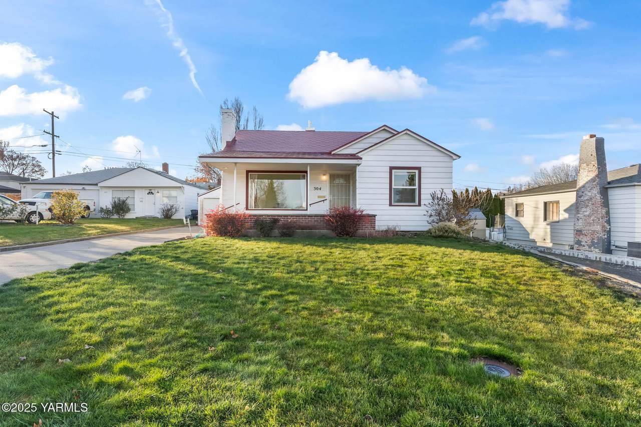 304 35th Ave - Photo 1