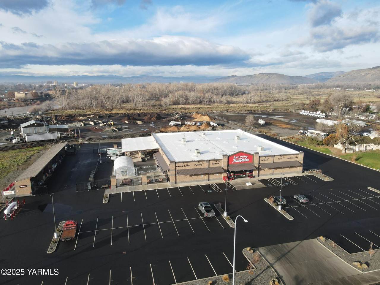 104 Butterfield Rd - Photo 1