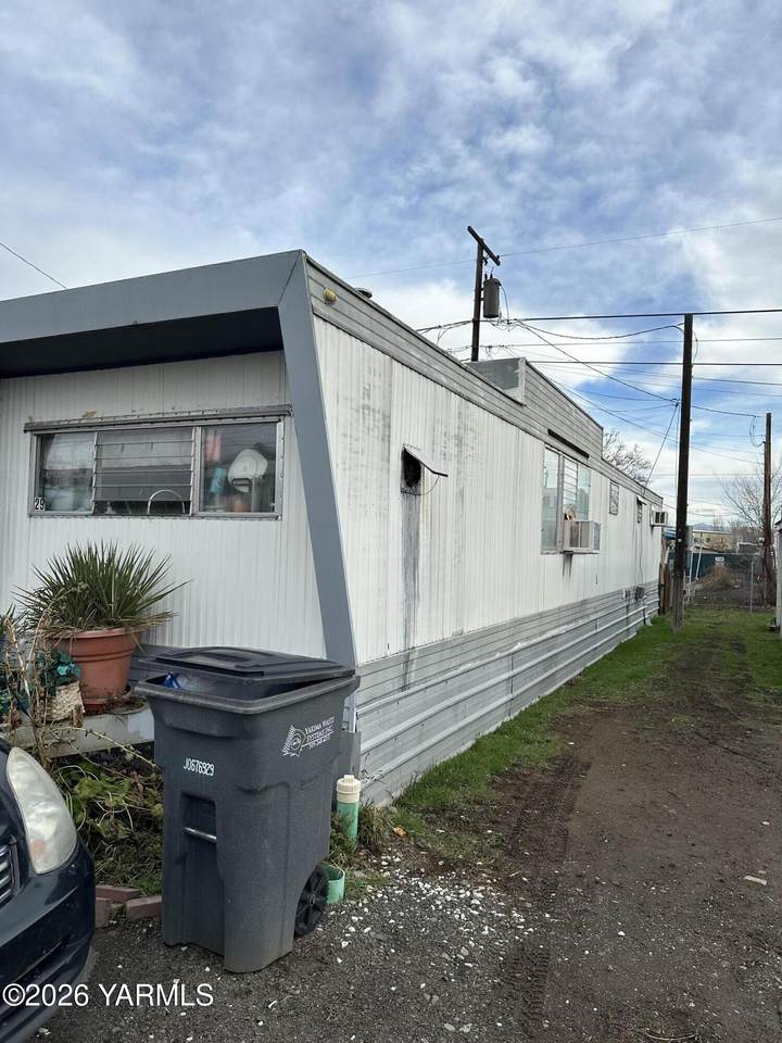 2700 Fruitvale Blvd - Photo 1