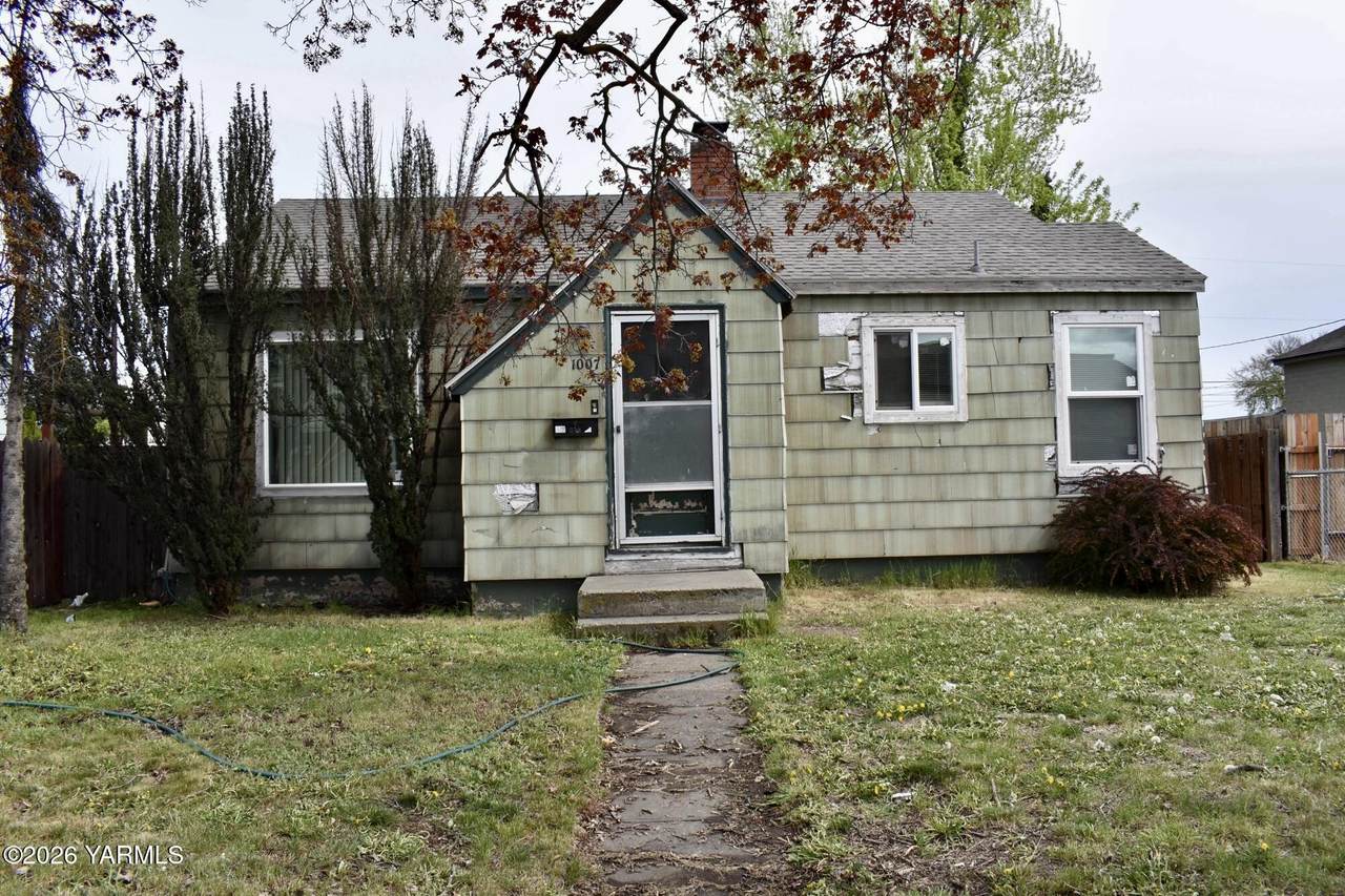 1007 3rd Ave - Photo 1