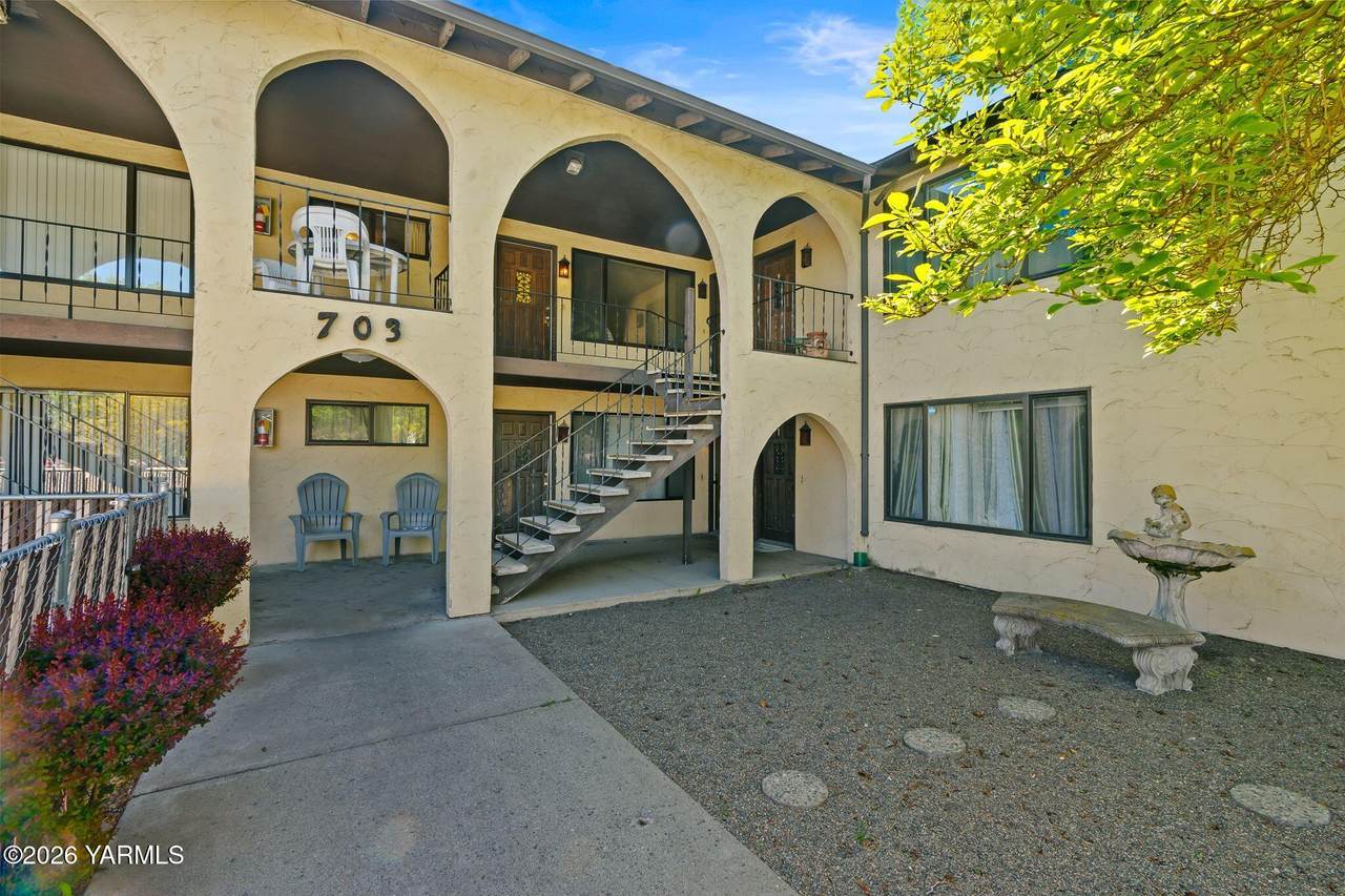 703 38th Ave - Photo 1
