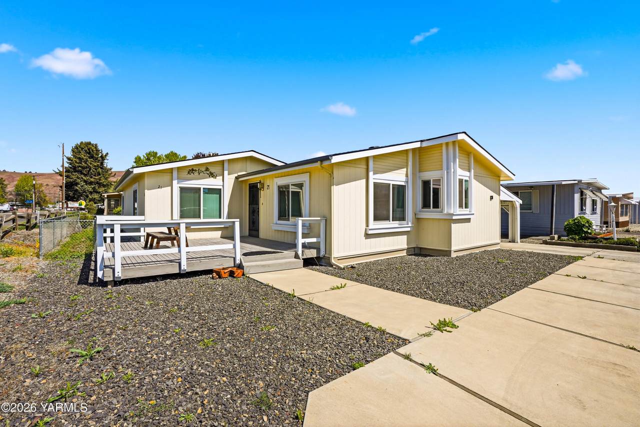 1011 34th Ave - Photo 1