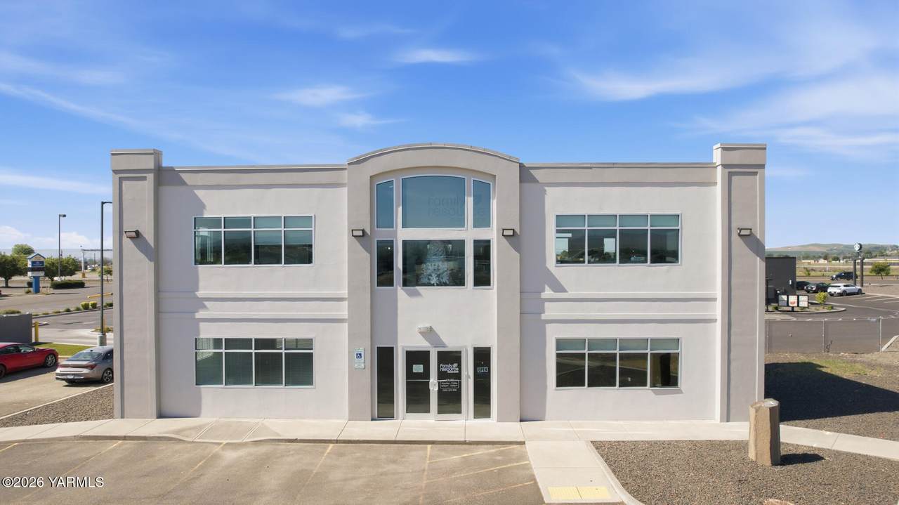 2576 Yakima Valley Hwy - Photo 1