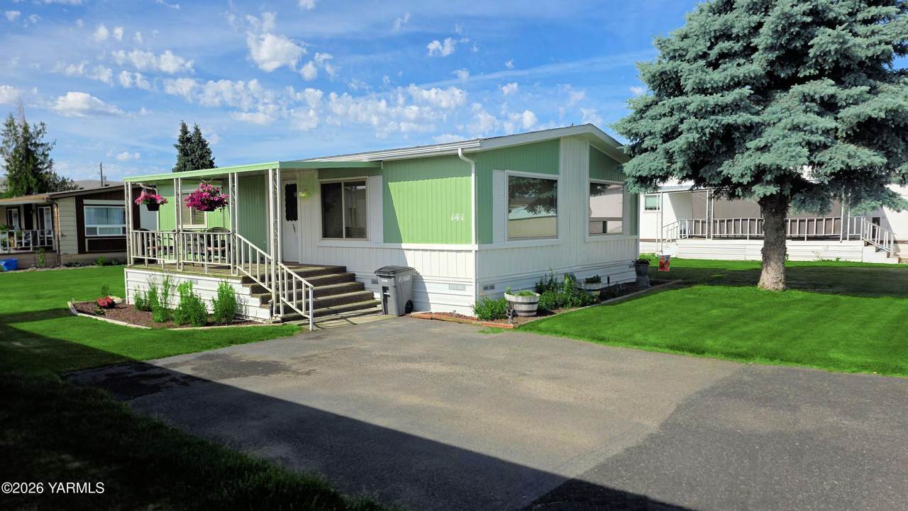 55 Washington Ave - Photo 1
