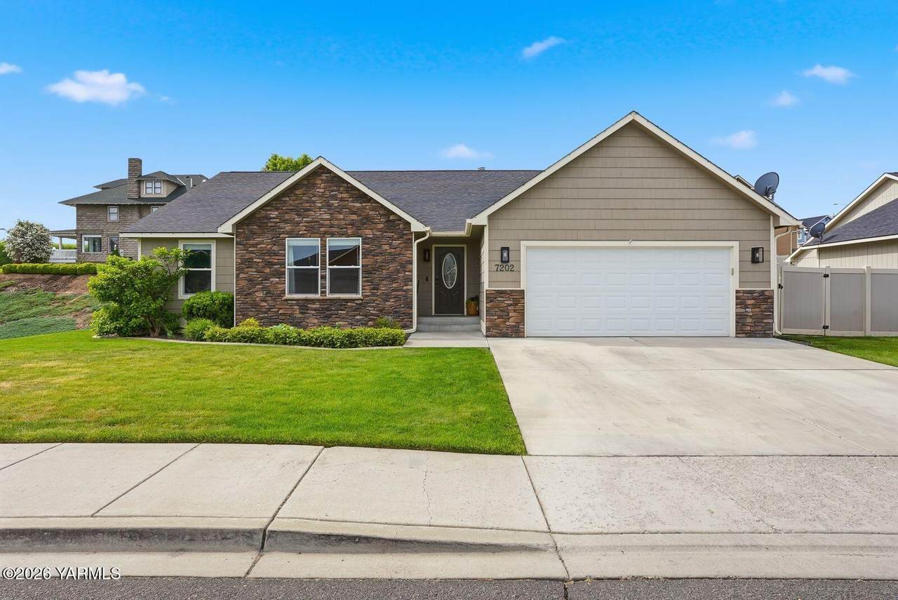 7202 Crown Crest Ave - Photo 1