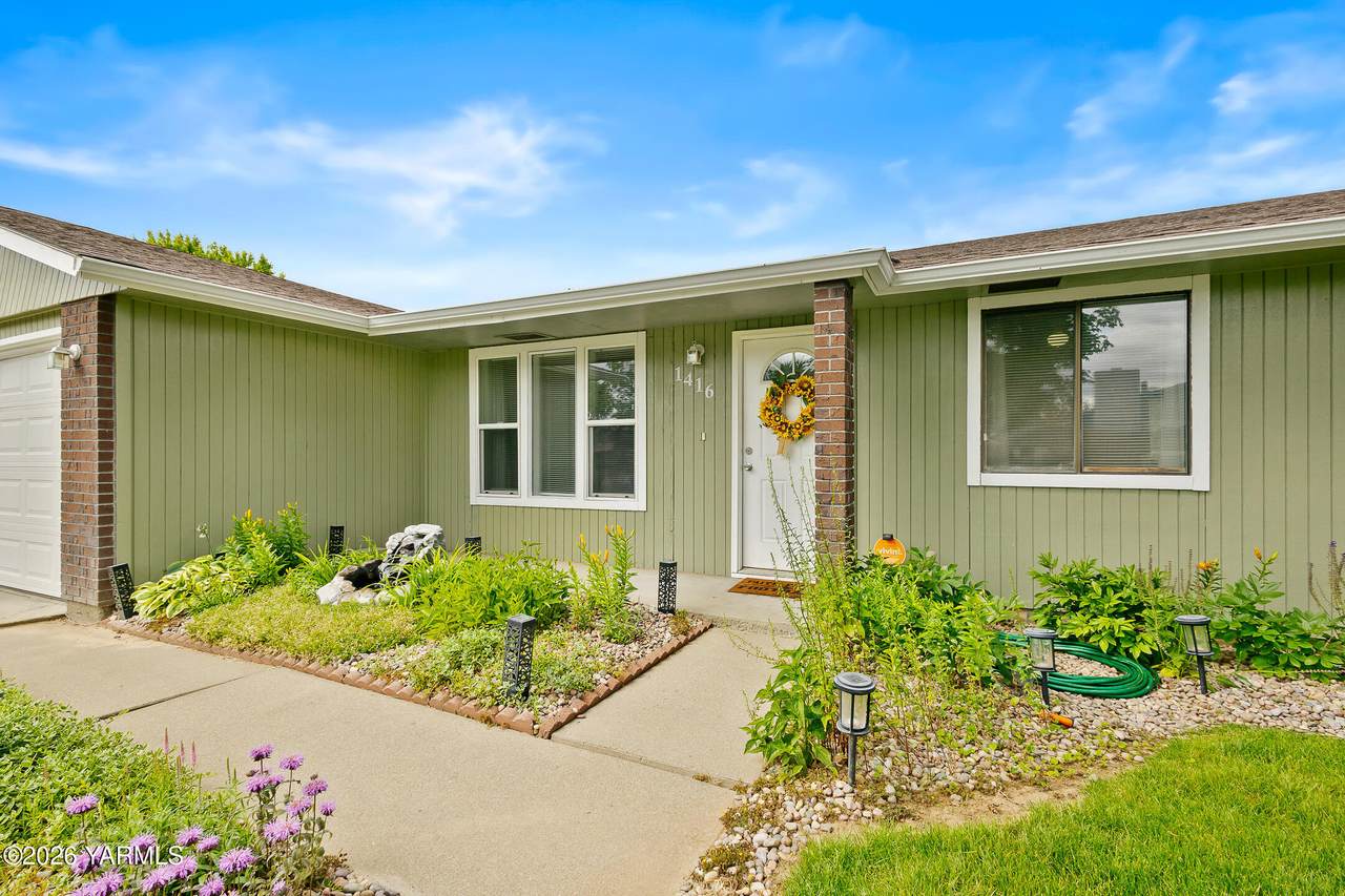 1416 33rd Ave - Photo 1
