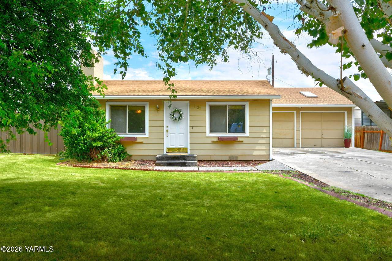 1127 41st Ave - Photo 1