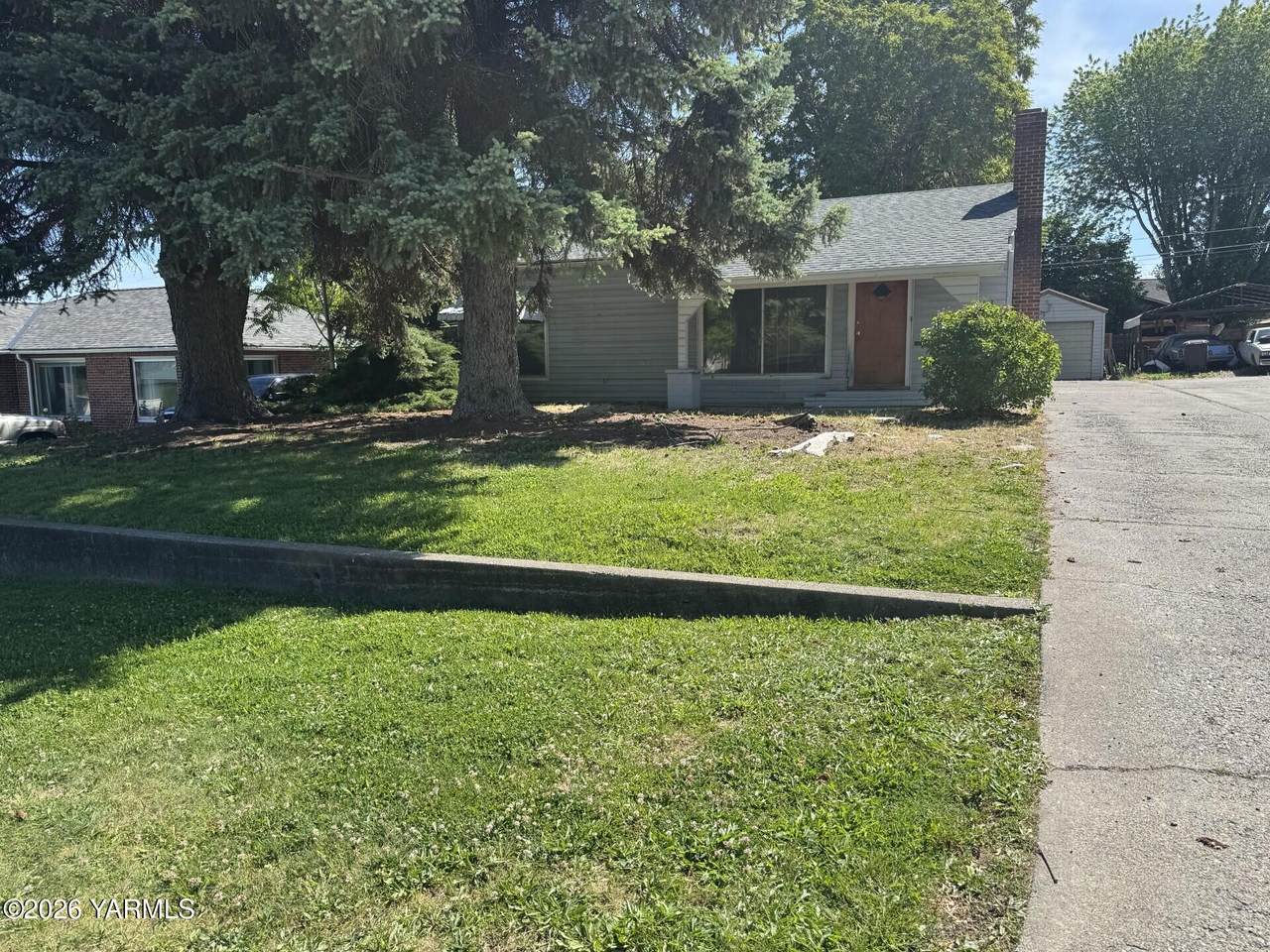 313 27th Ave - Photo 1