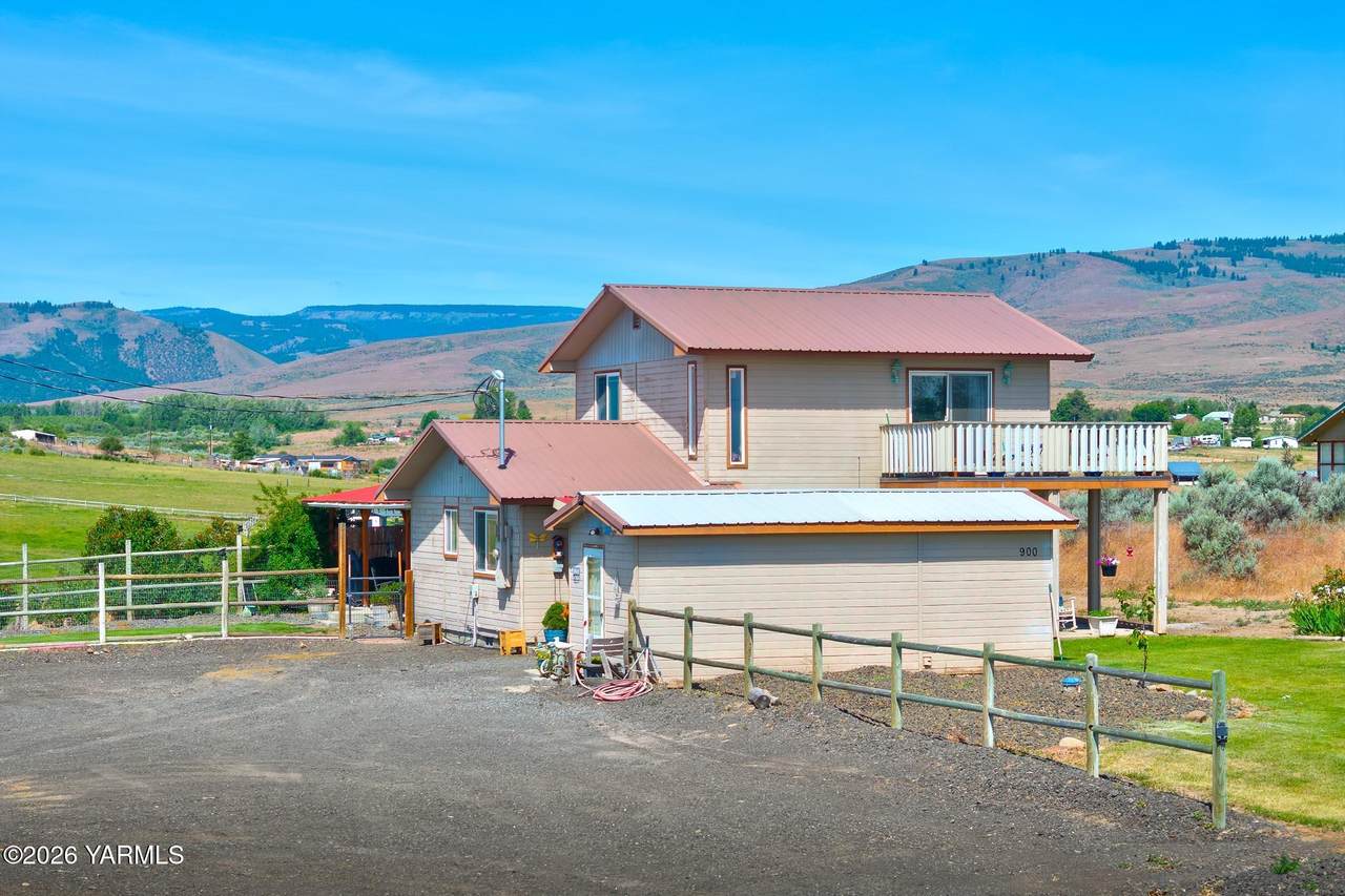 900 Slavin Rd - Photo 1