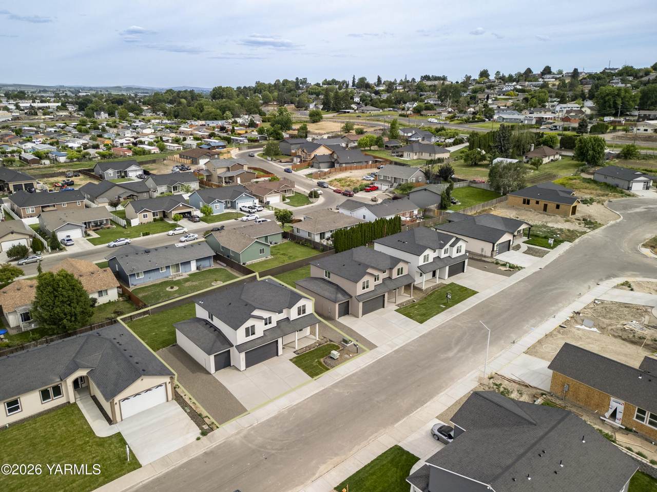 308 Victoria St - Photo 1