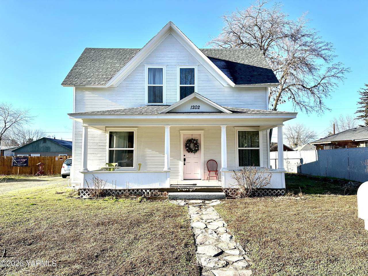 1202 Pleasant Ave - Photo 1