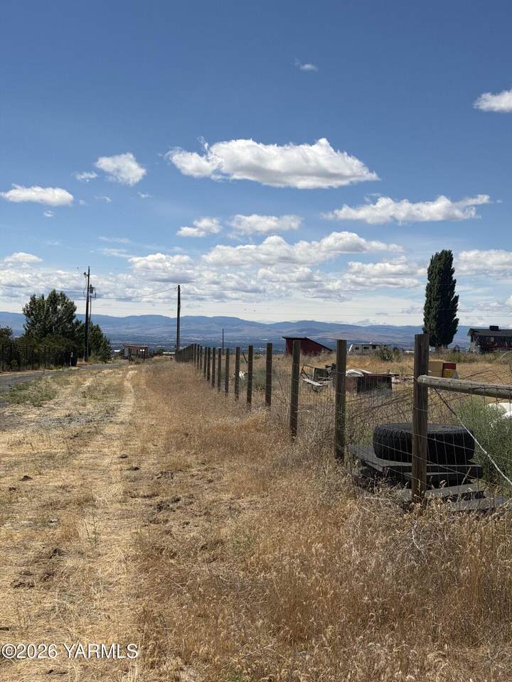 https://bt-photos.global.ssl.fastly.net/yakima/1280_boomver_1_26-1709-2.jpg