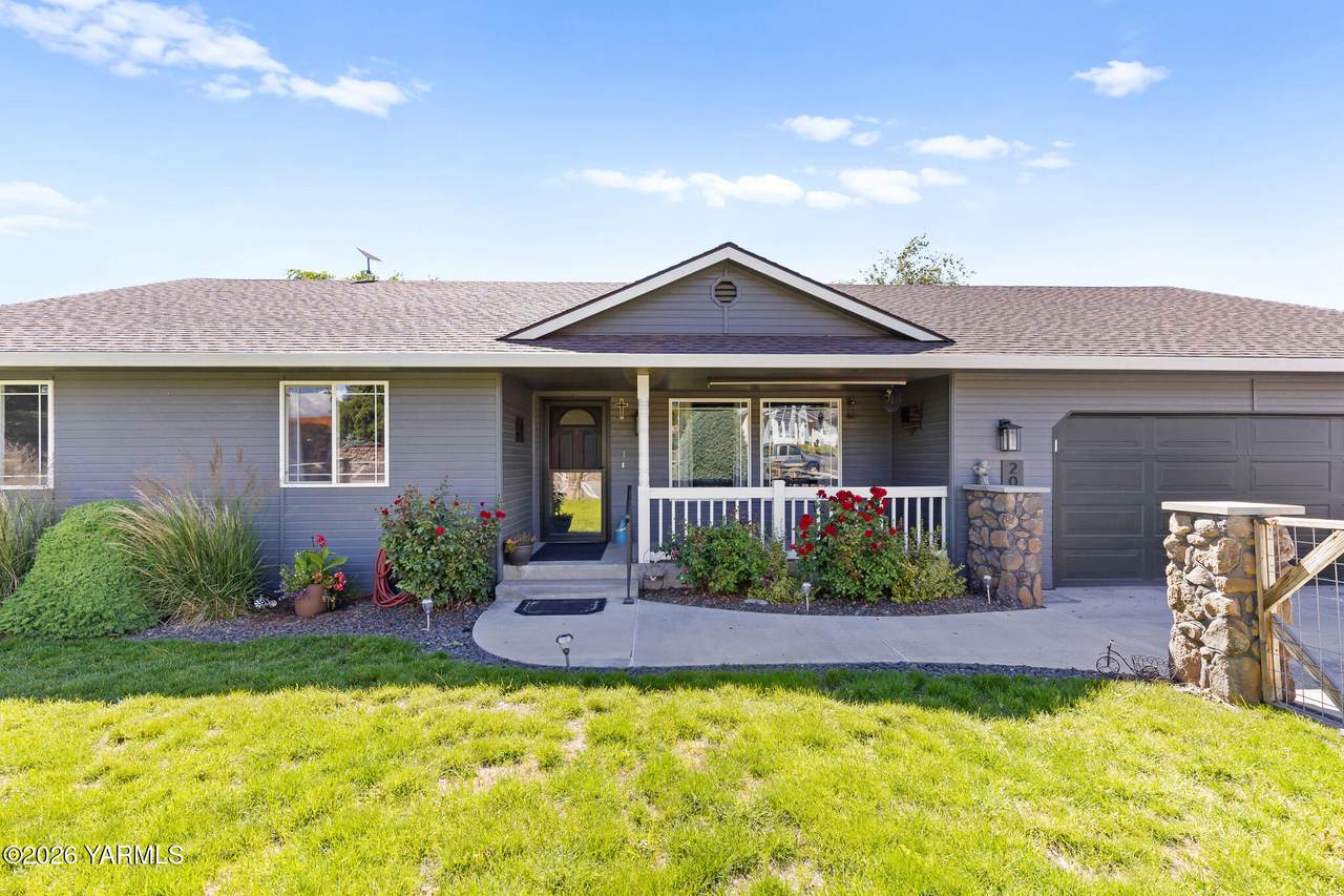 204 57th St - Photo 1
