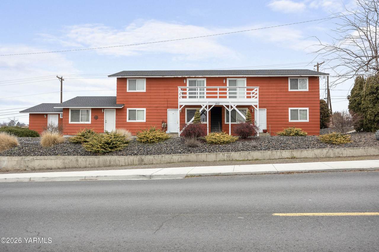 1013 Second Ave - Photo 1