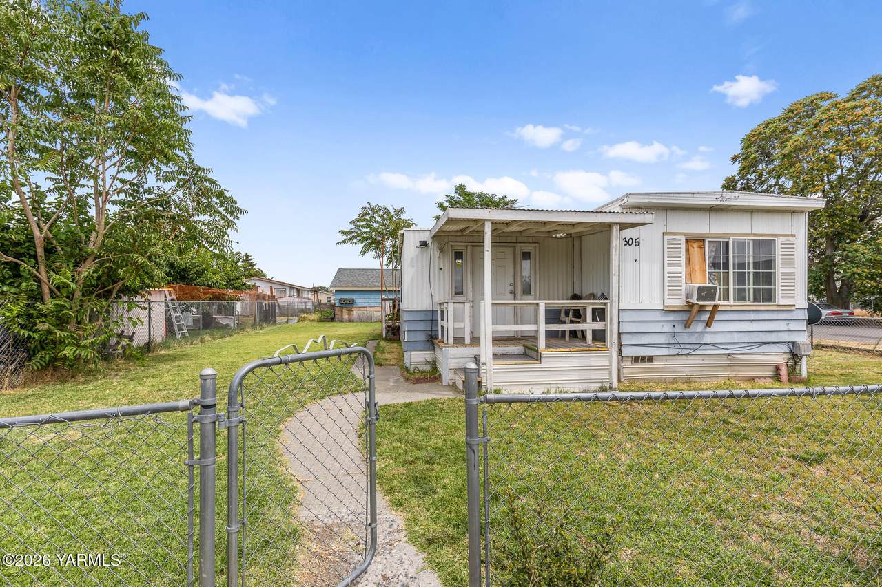 305 23rd Ave - Photo 1