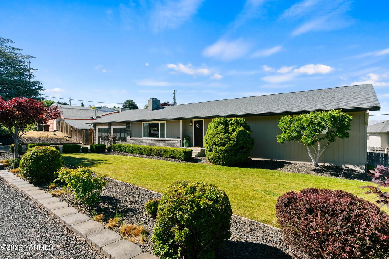 8104 Viewcrest Way - Photo 1