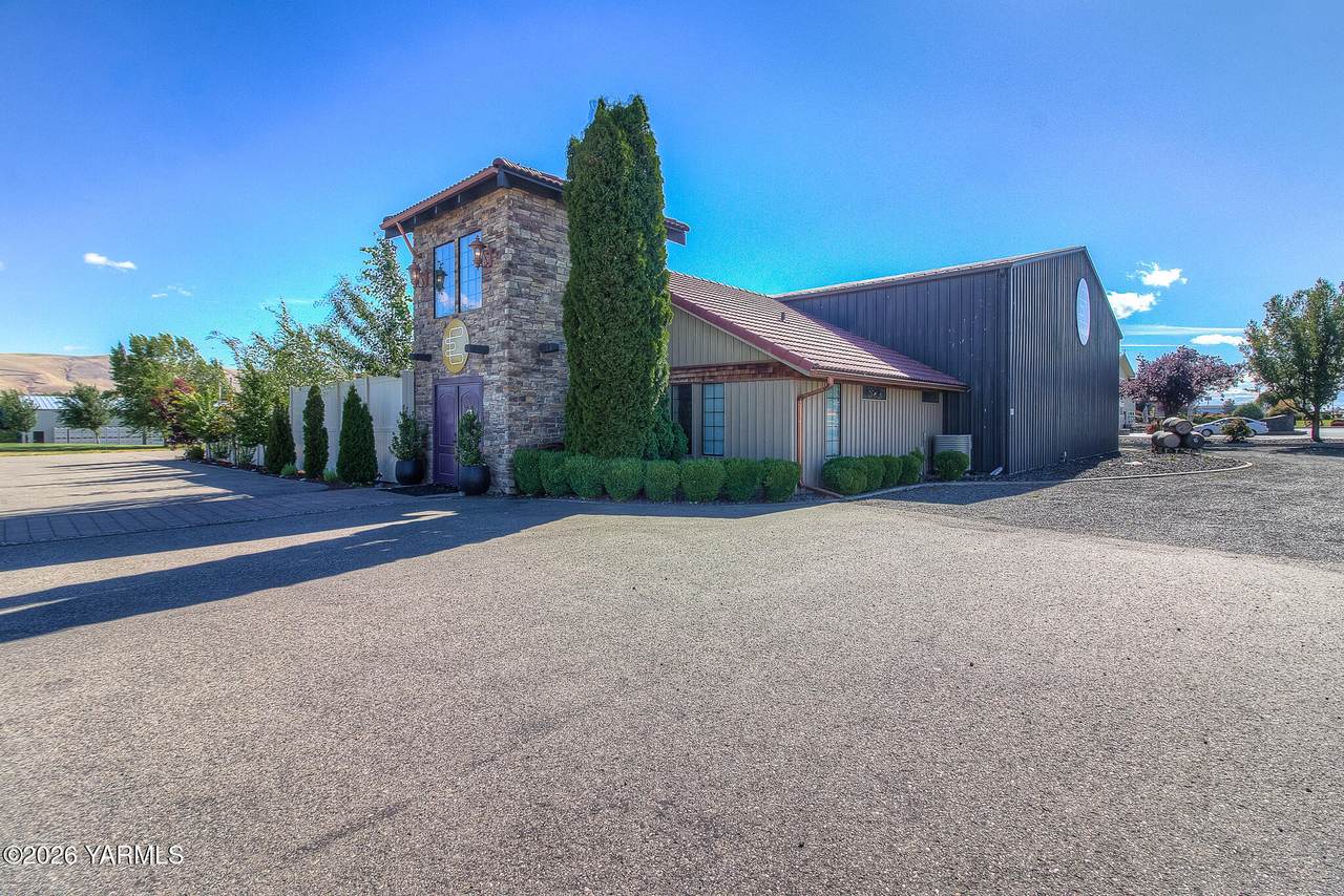 590 Merlot Dr - Photo 1