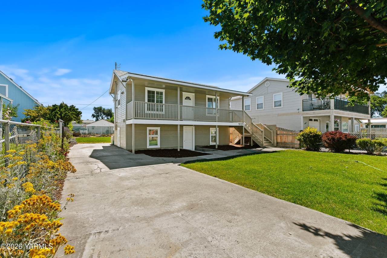 909 10th Ave - Photo 1