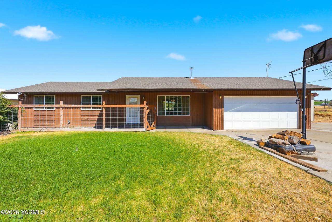 3415 Wenas Rd - Photo 1