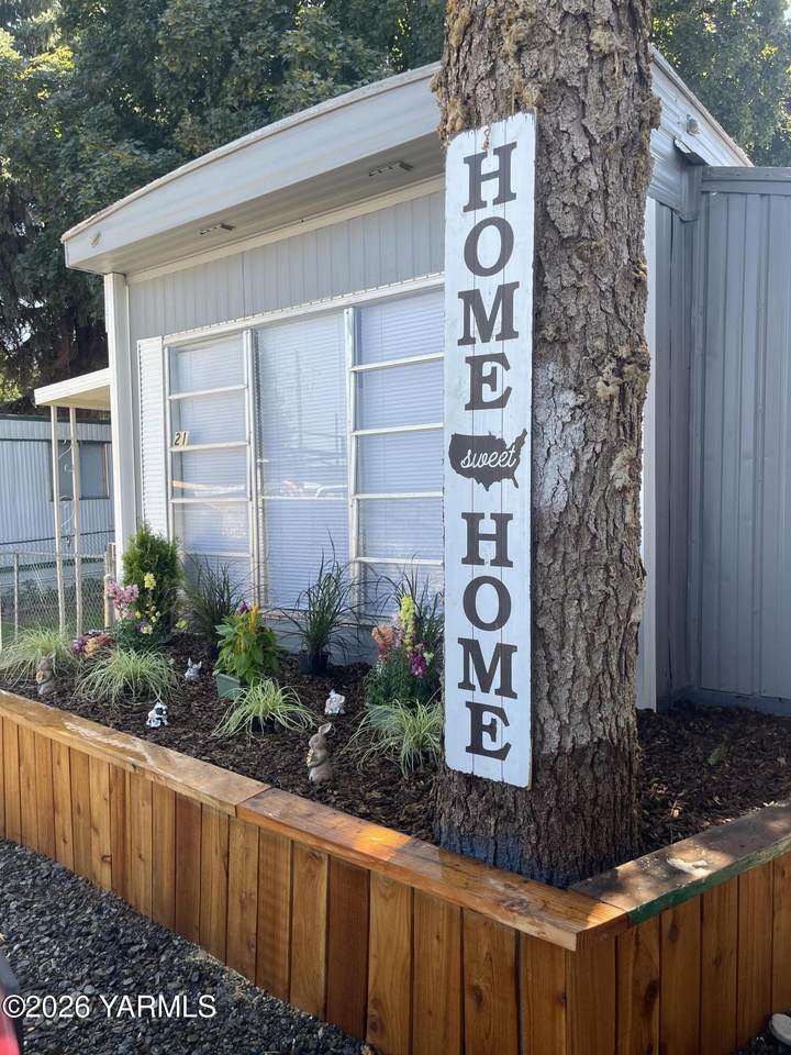 4304 Ahtanum Rd - Photo 1