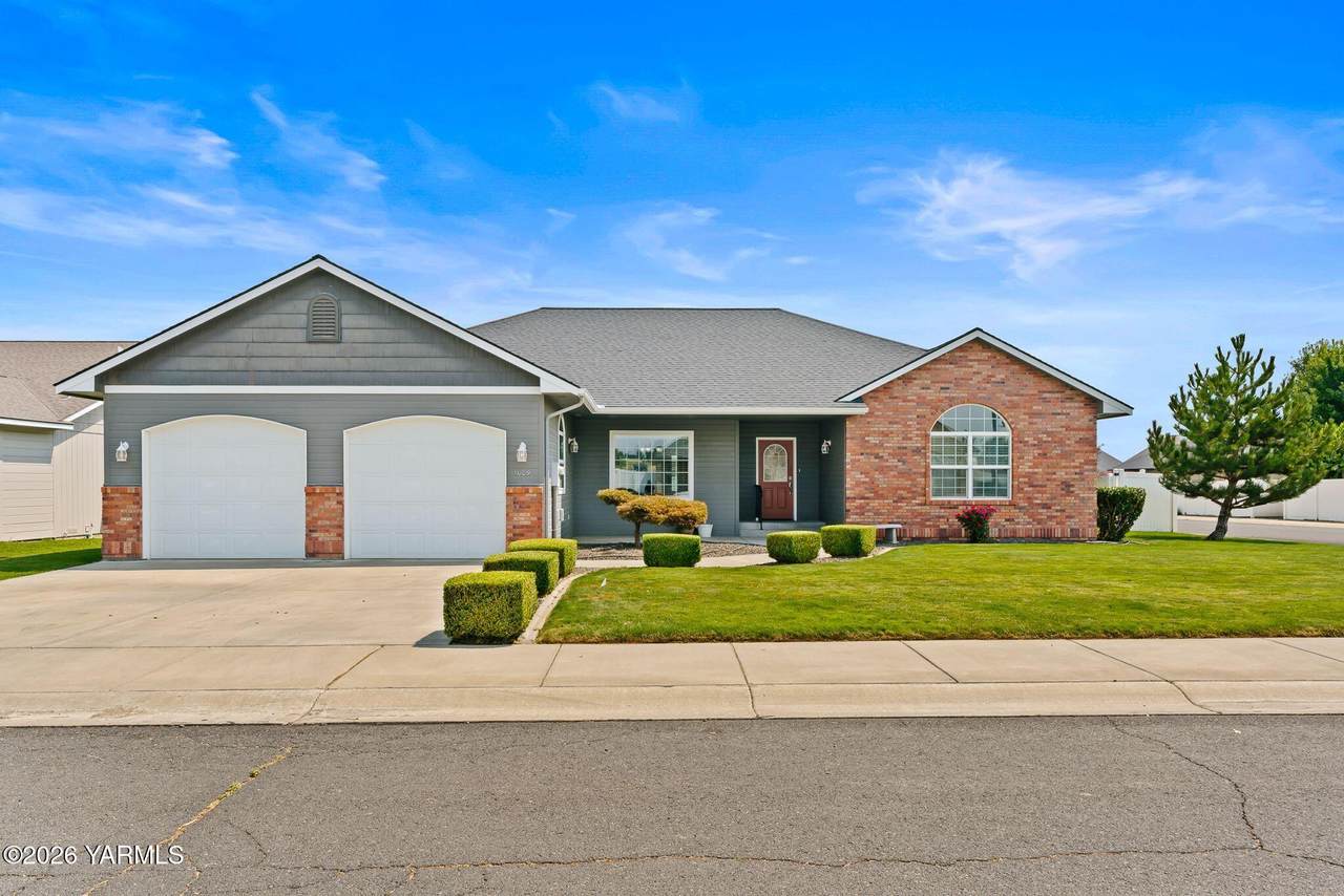 1009 91st Ave - Photo 1