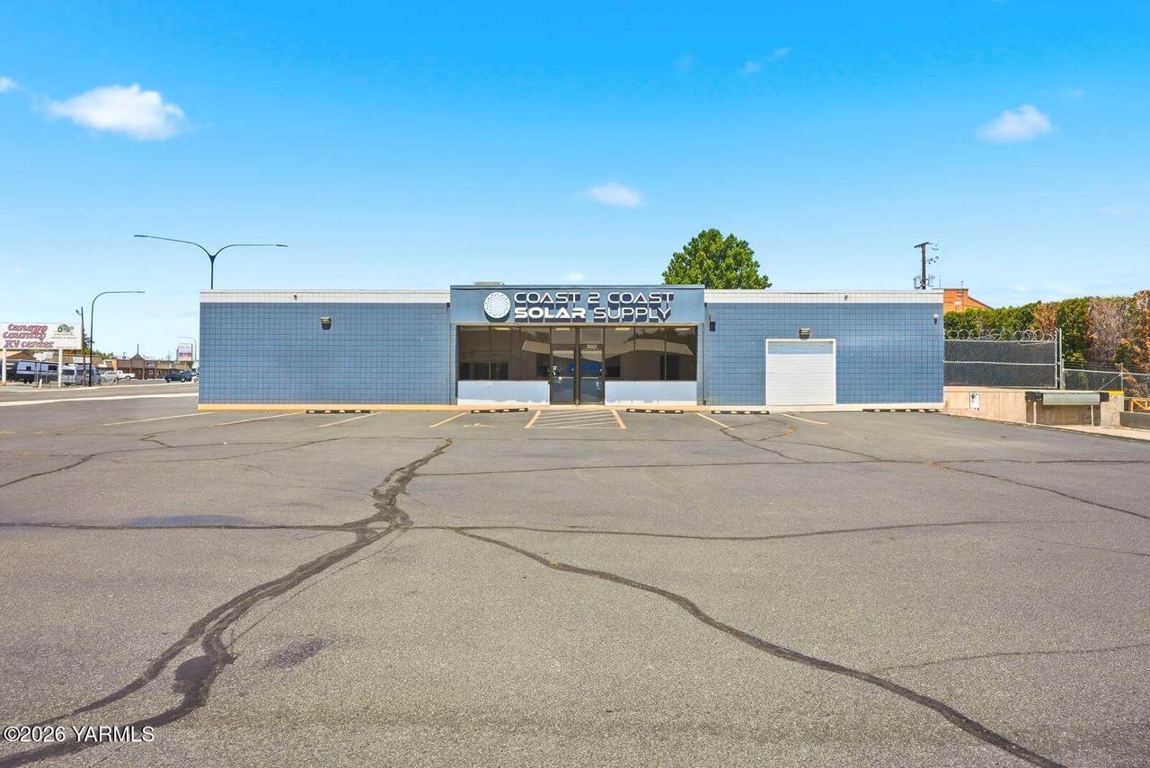 3001 Main St - Photo 1