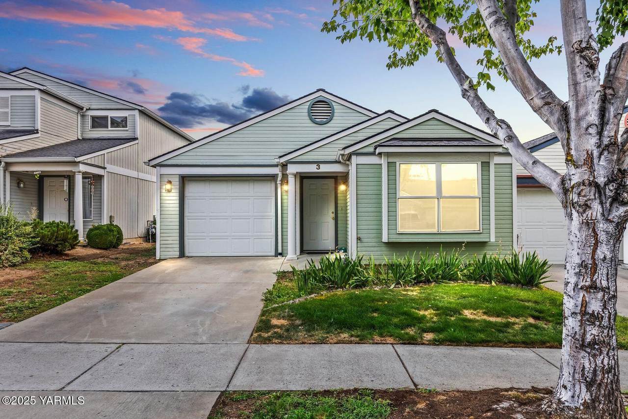 105 Peach Tree Ln - Photo 1