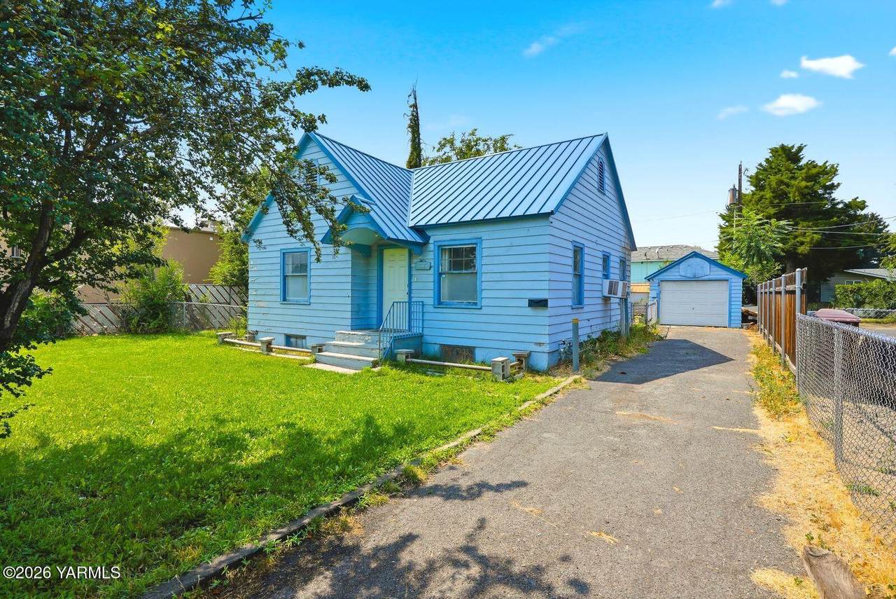 1410 3rd Ave - Photo 1