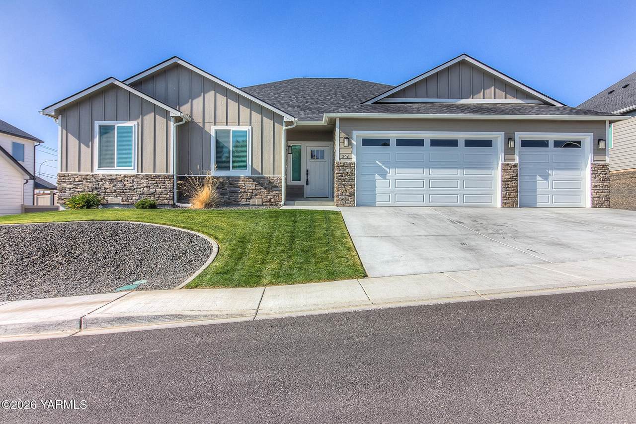204 Rainier Dr - Photo 1