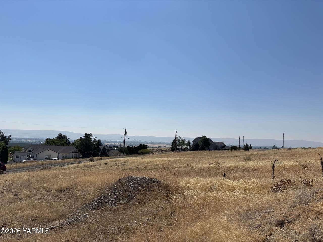920 Camelot Way - Photo 1