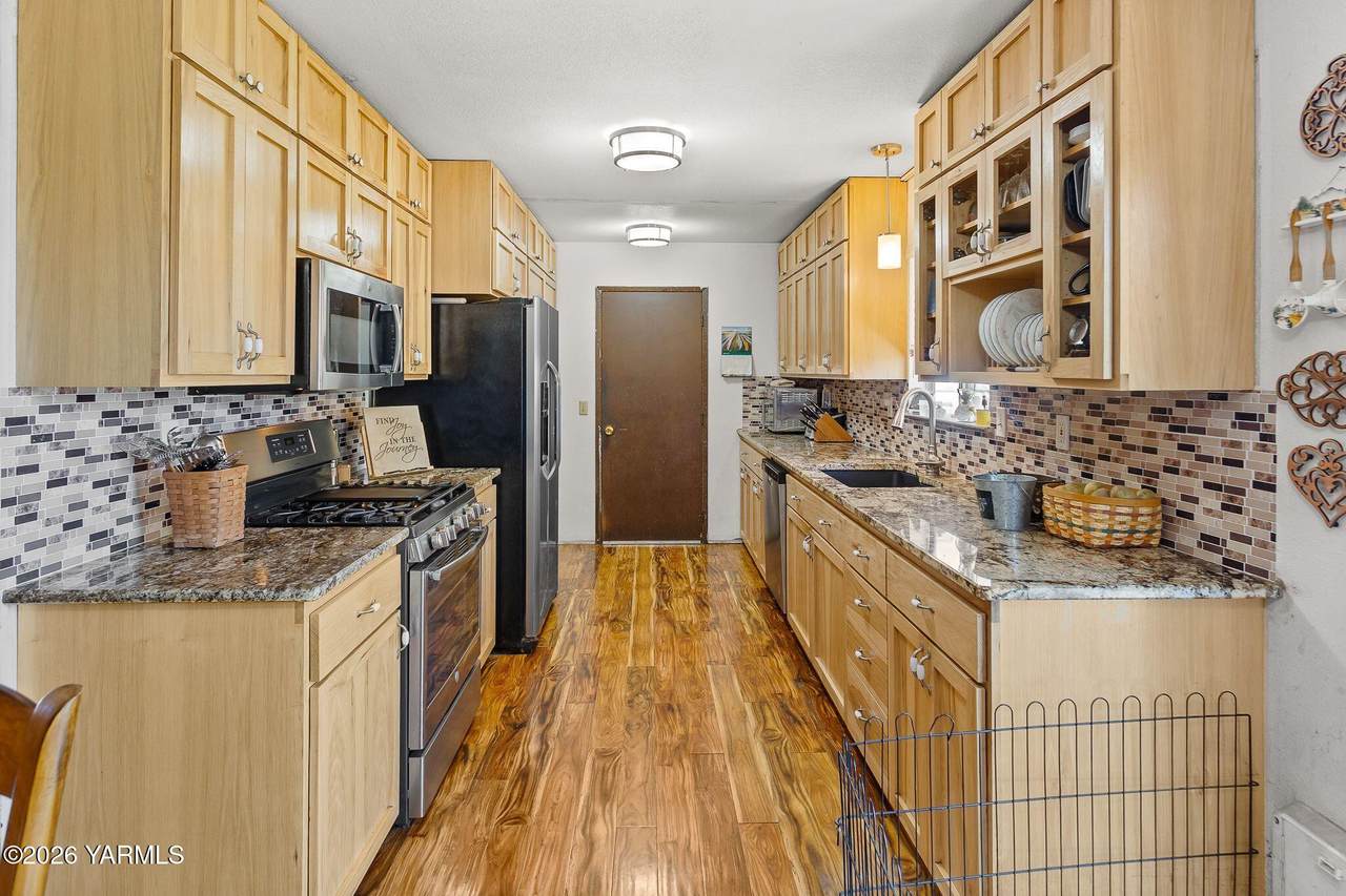 1007 79th Ave - Photo 1