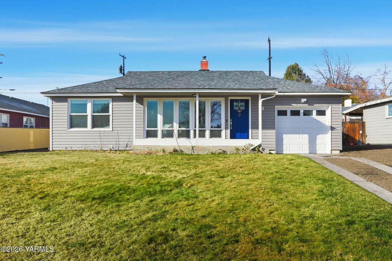 920 30th Ave - Photo 1