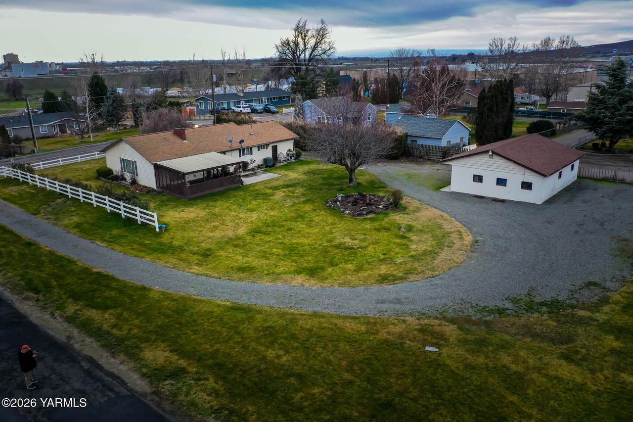 714 Hill Rd - Photo 1