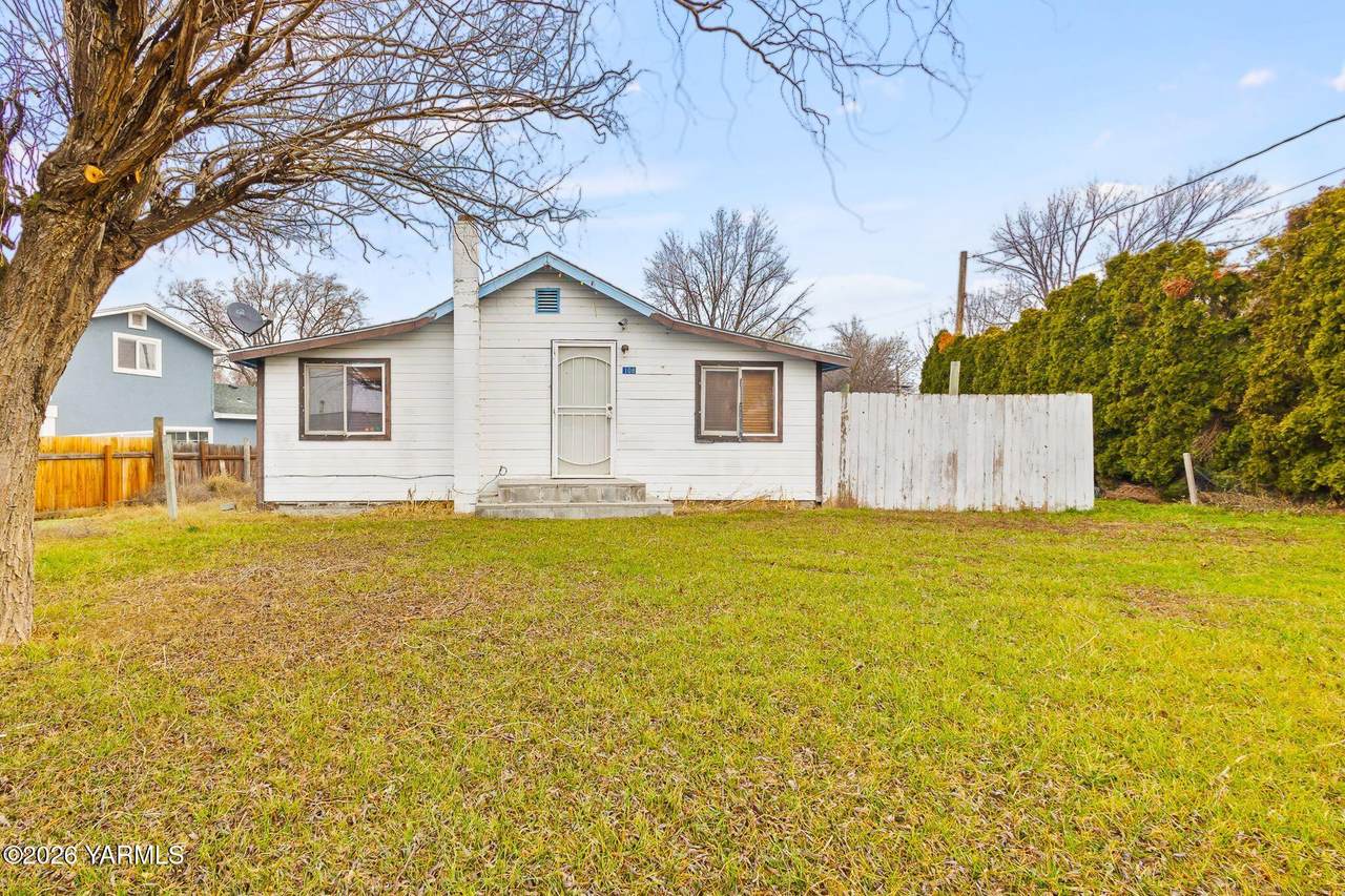 108 Blvd South - Photo 1