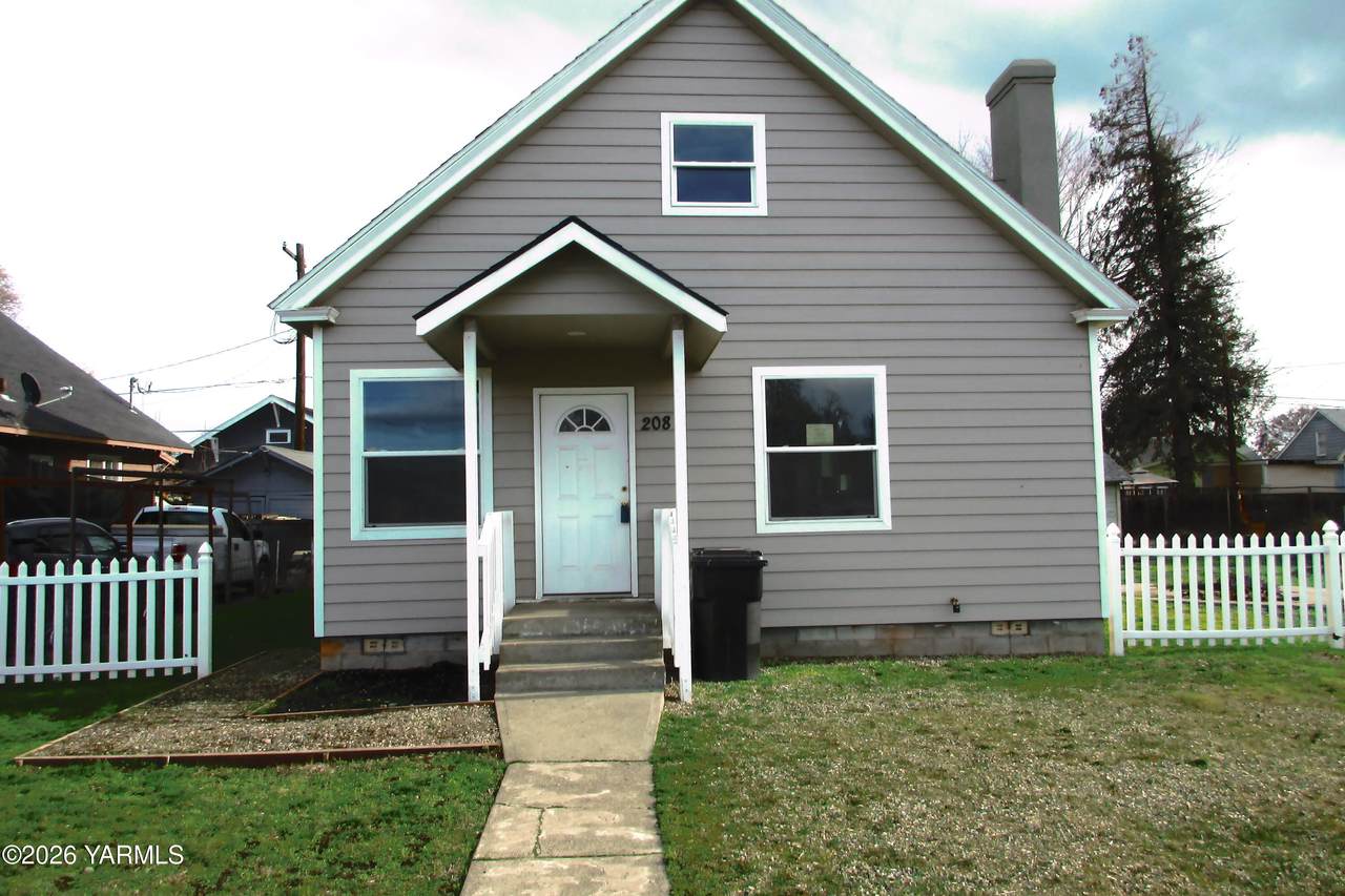 208 Alder St - Photo 1