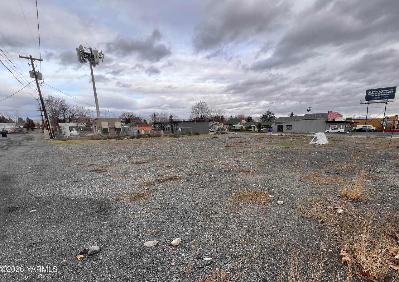 603 Nob Hill Blvd - Photo 1