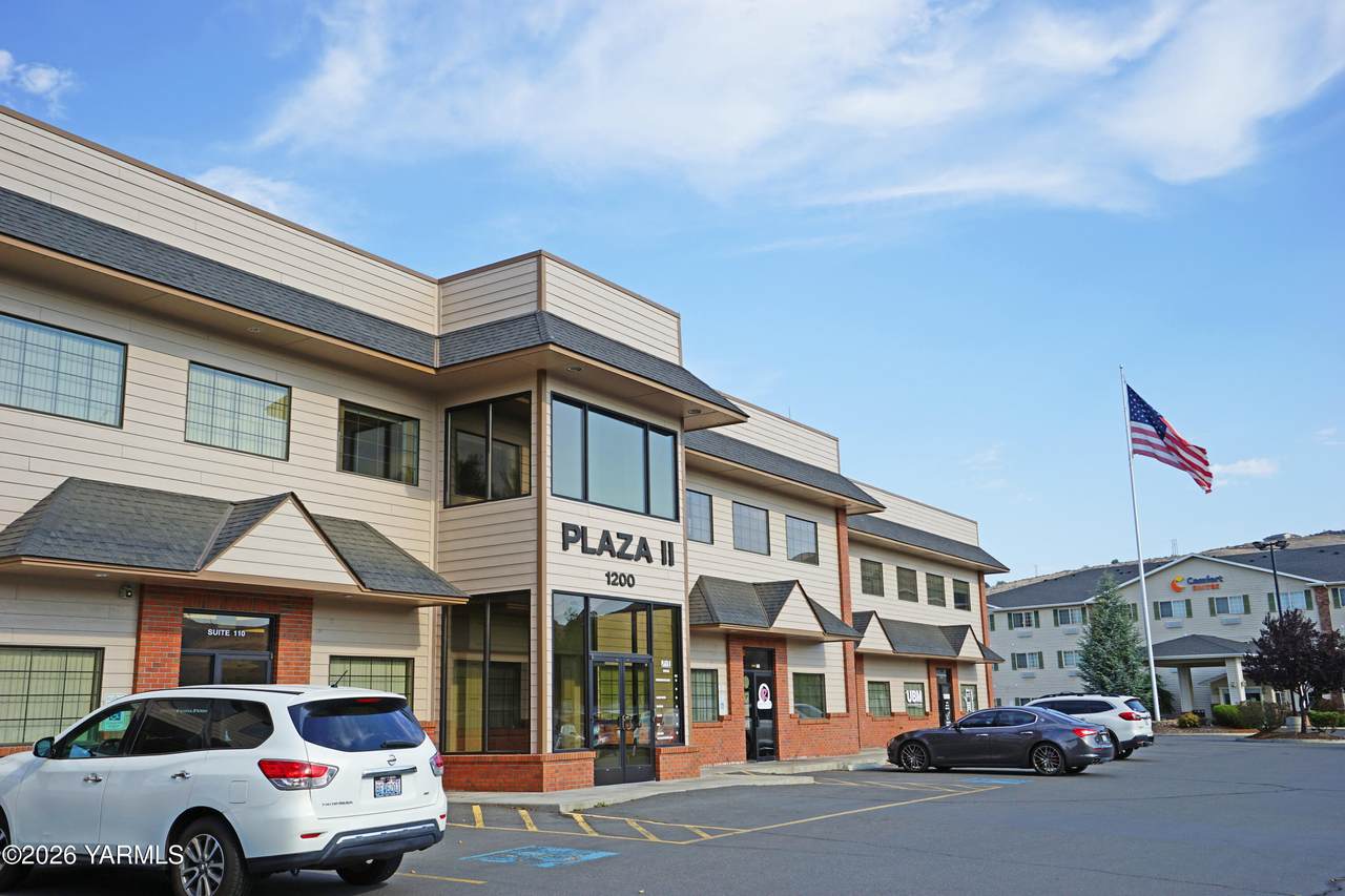 1200 Chesterly Dr - Photo 1