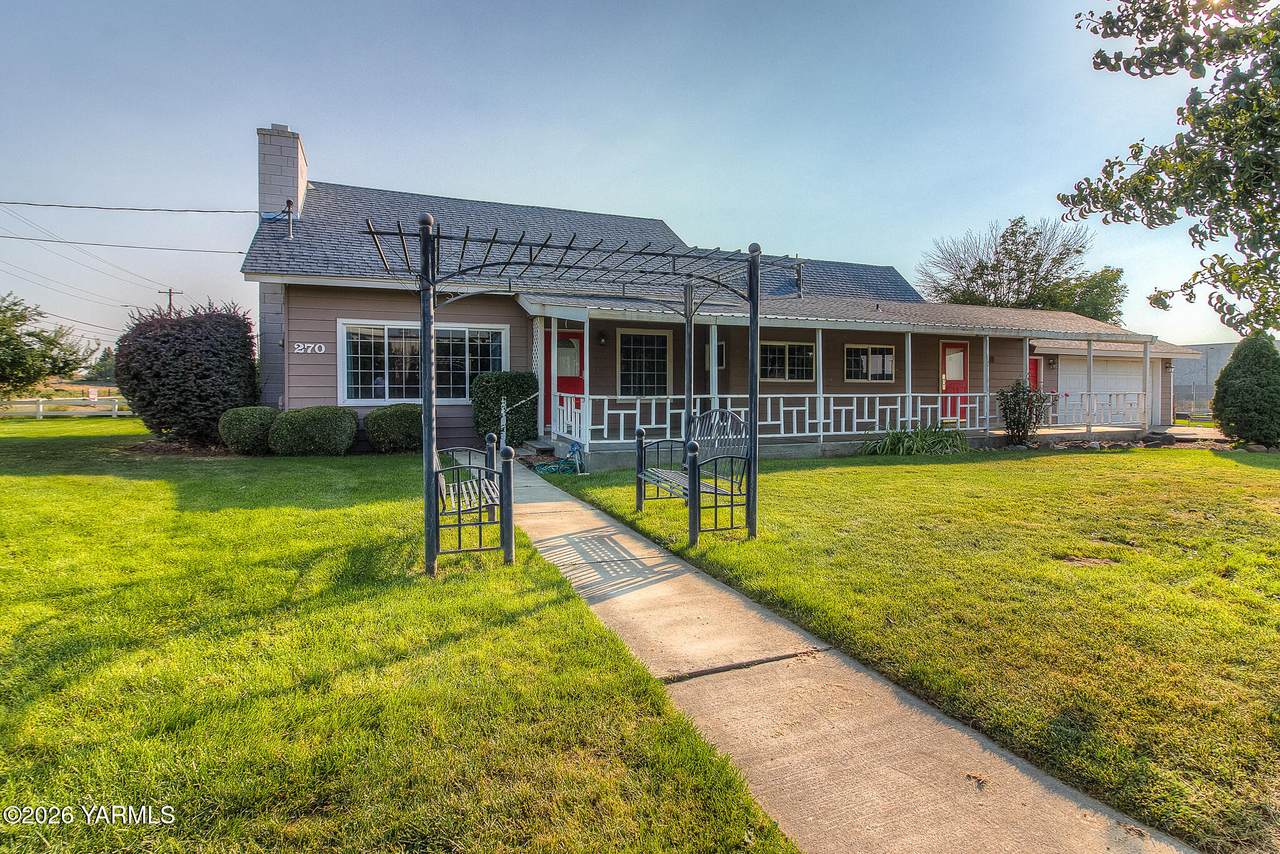 270 Cheyne Rd - Photo 1